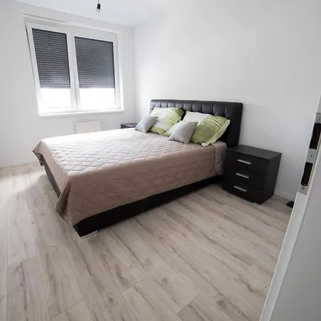 Апартаменты Modern Gateway - 10min To High Tatras With Parking *