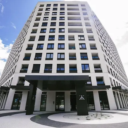 Modern Gateway - 10min To High Tatras With Parking 公寓